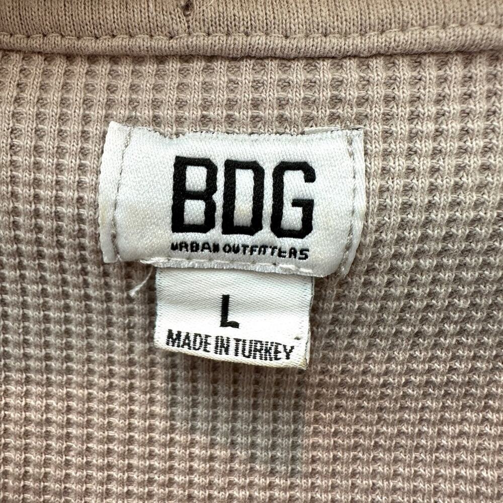 URBAN OUTFITTERS BDG | Waffle Knit Graphic Thermal Long Sleeve Top | Large - Picture 7 of 8